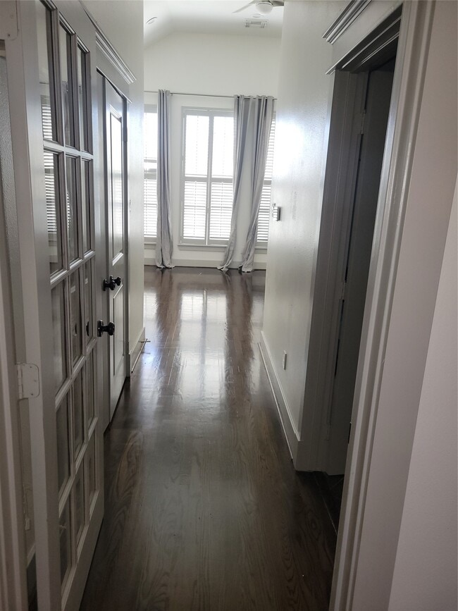 Building Photo - 4914 Rose St