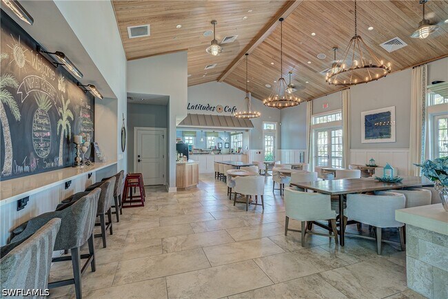 Building Photo - 14559 Edgewater Cir