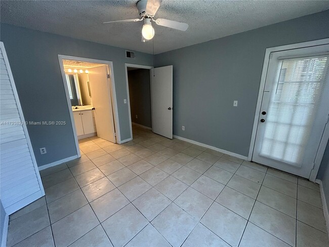 Building Photo - 4015 W McNab Rd