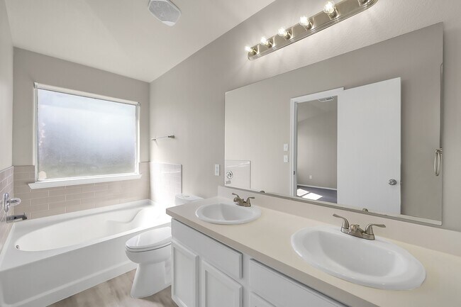 Building Photo - 3139 Lodgemist Ln