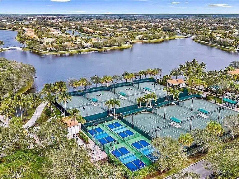 Building Photo - 6065 Islandwalk Blvd