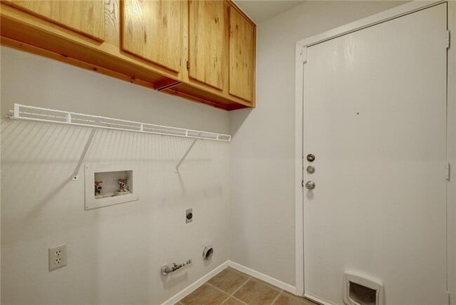 Building Photo - 8304 Bradford Edward Cove