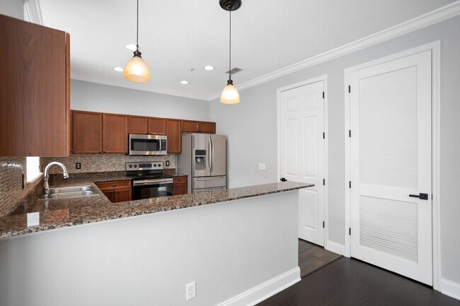 Building Photo - 3111 W De Leon St