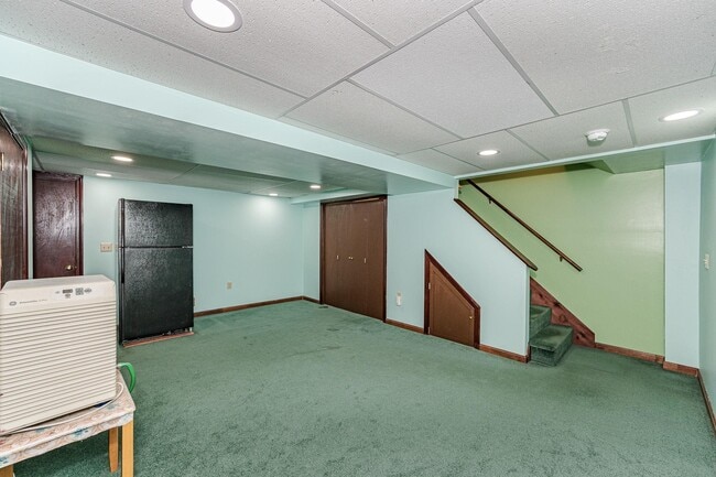 Building Photo - 44 Gillis St