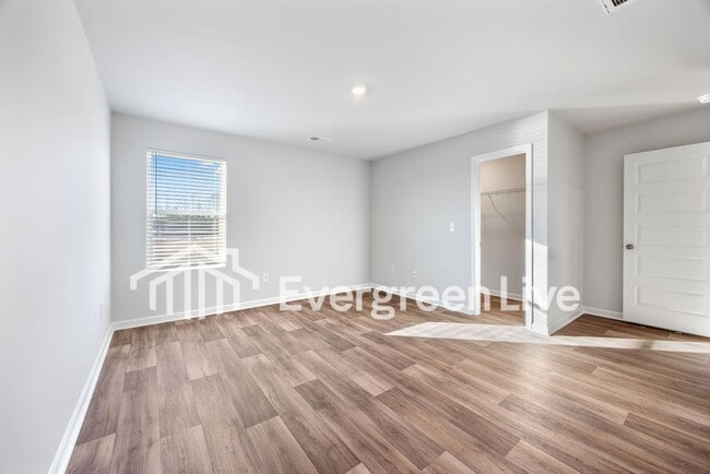 Building Photo - 1243 English Oaks St