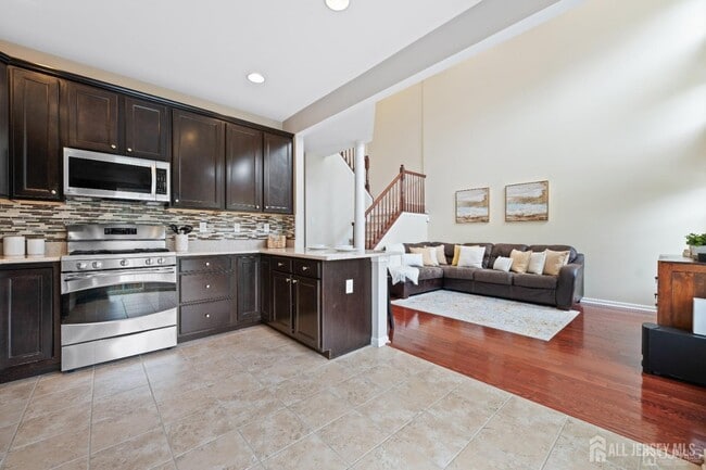 Building Photo - 2456 Canterbury Ln