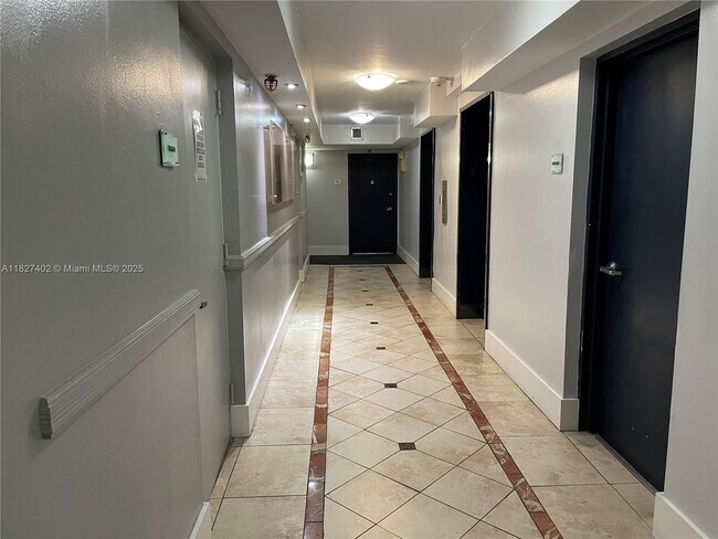 Building Photo - 850 N Miami Ave