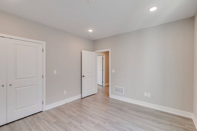 Building Photo - 2636 Annin St