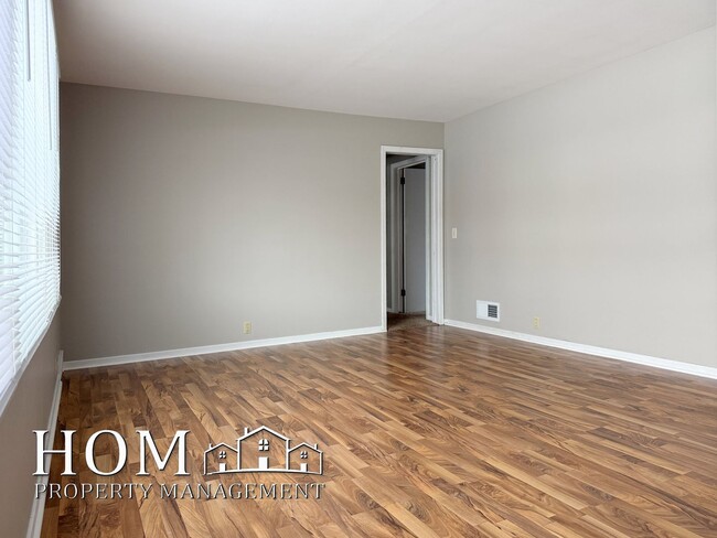 Building Photo - 109 Pfau St