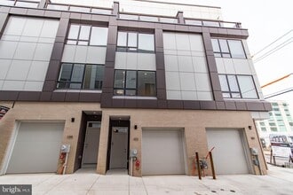 Building Photo - 105 Olive St