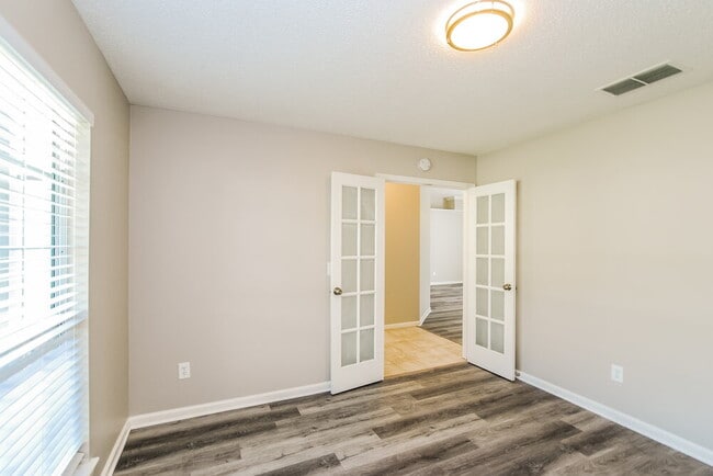 Building Photo - 7686 Fawn Lake Dr S