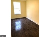 Building Photo - 1427 W Girard Ave