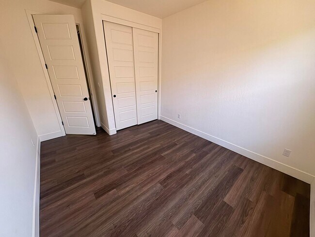 Building Photo - 2632 S Cain Ct