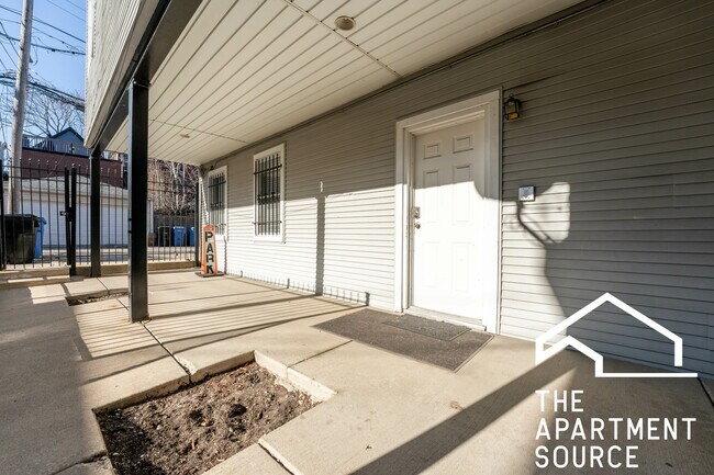 Building Photo - 2636 N Halsted St