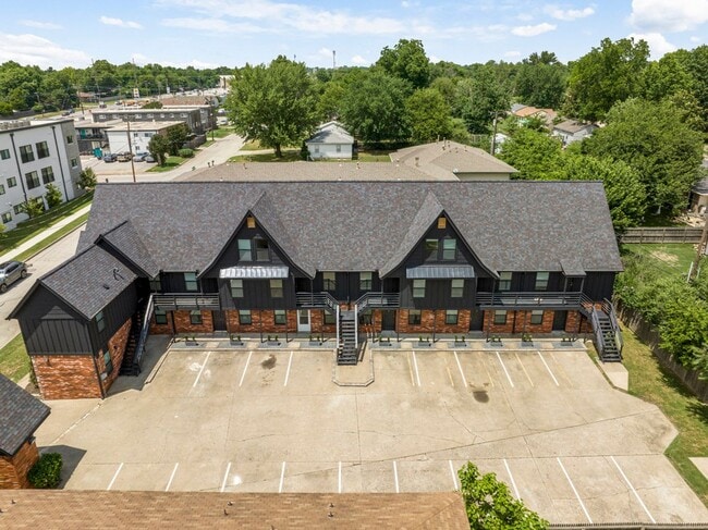 Building Photo - ONYX at 37th