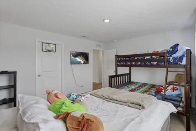 Building Photo - 380 Trinity Wy E