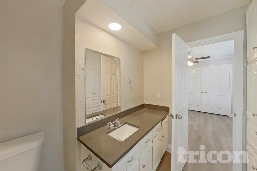 Building Photo - 7724 Grassland Dr