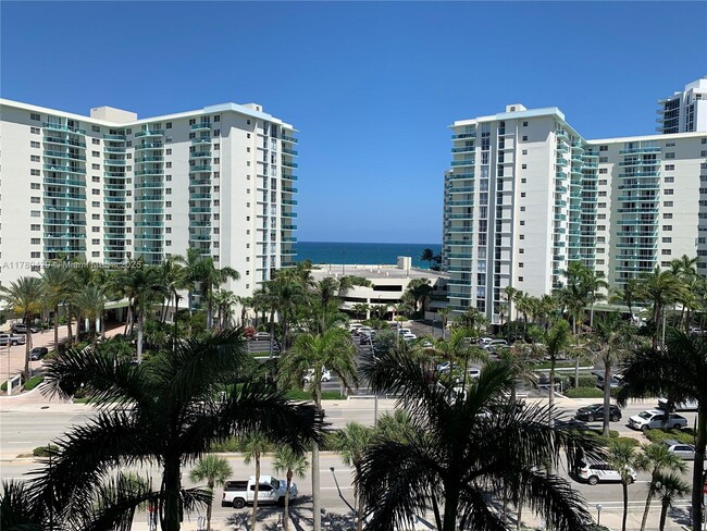 Building Photo - 3800 S Ocean Dr