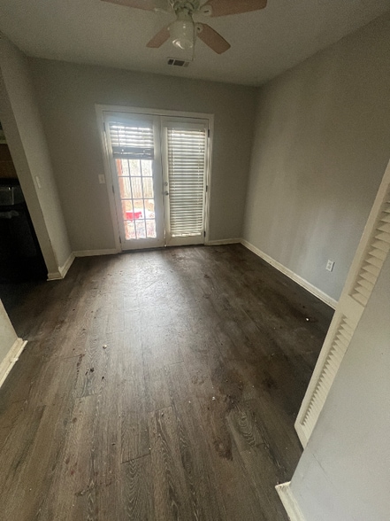 Building Photo - 5295 Stonebush Terrace