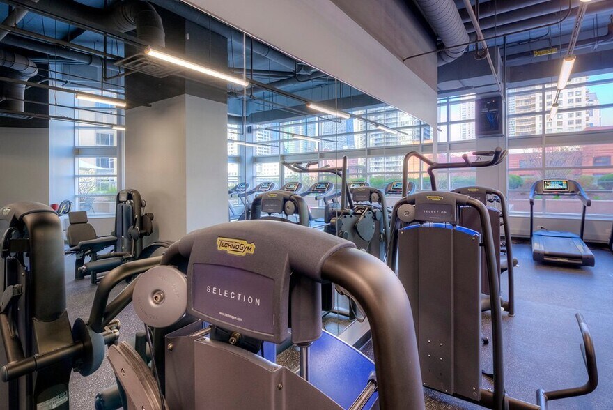 Building Photo - 601 N Wabash Ave