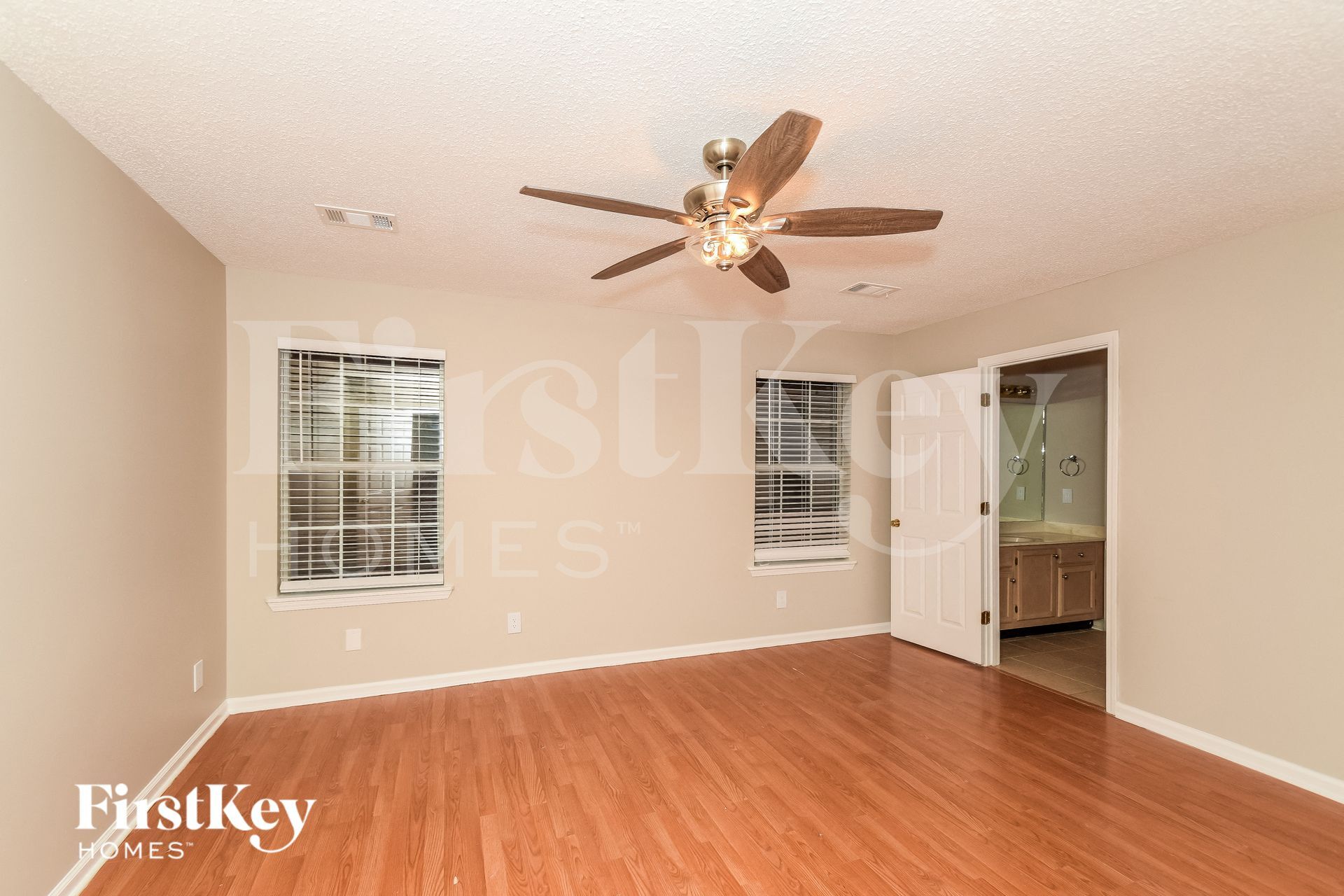 Building Photo - 7821 Southview Ln