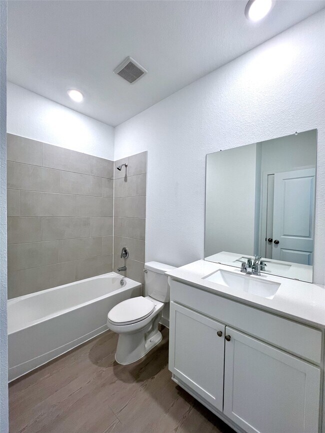 Building Photo - 10615 Summers Wy