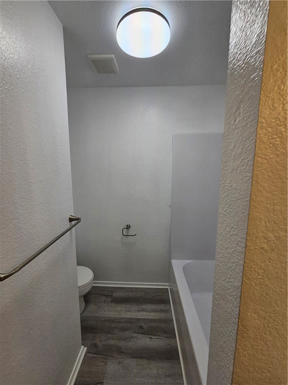 Building Photo - 2324 W Roselawn St