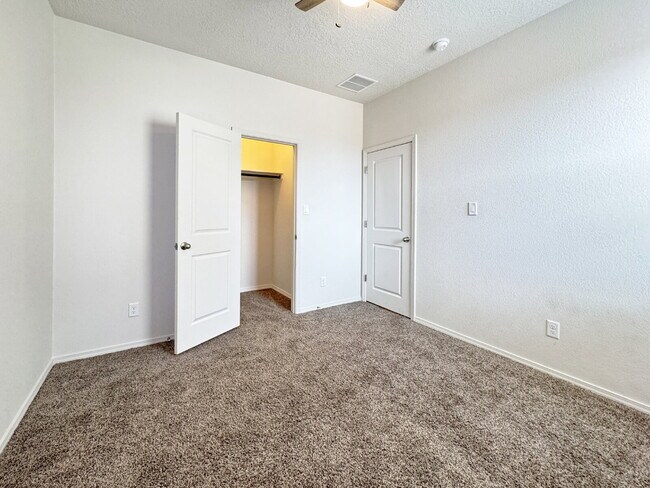 Building Photo - Newer home in Solcito Subdivision in Cente...