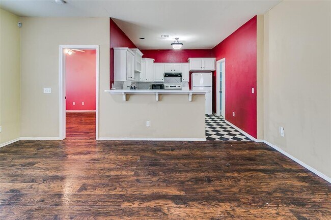 Building Photo - 6005 SE 70th St