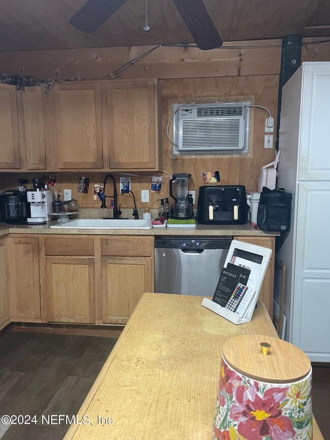 Building Photo - 6780 Co Rd 214