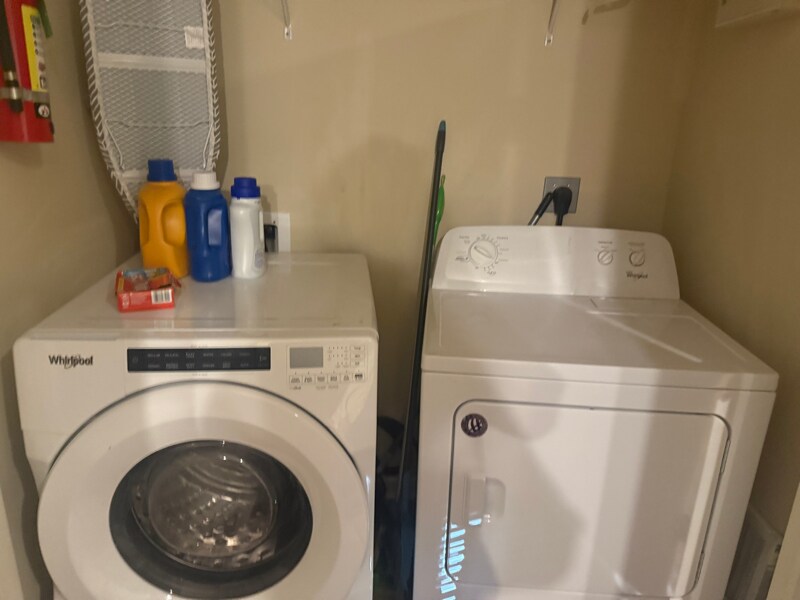 Building Photo - 2405 Brightside Dr