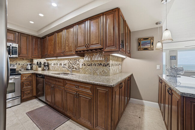 Building Photo - 3450 S Ocean Blvd