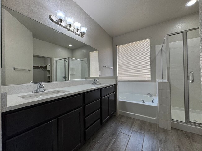 Building Photo - 4BR/2.5BA/2CG, 2057 sq.ft. rental with DOG RUN in Sierra Vista, AZ