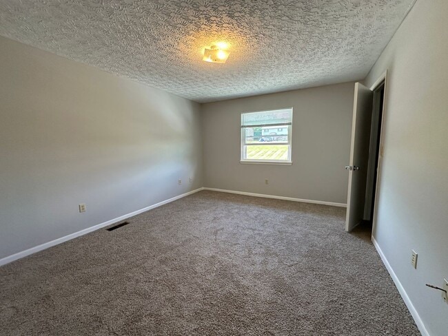 Building Photo - 3159 Tiffany Ct