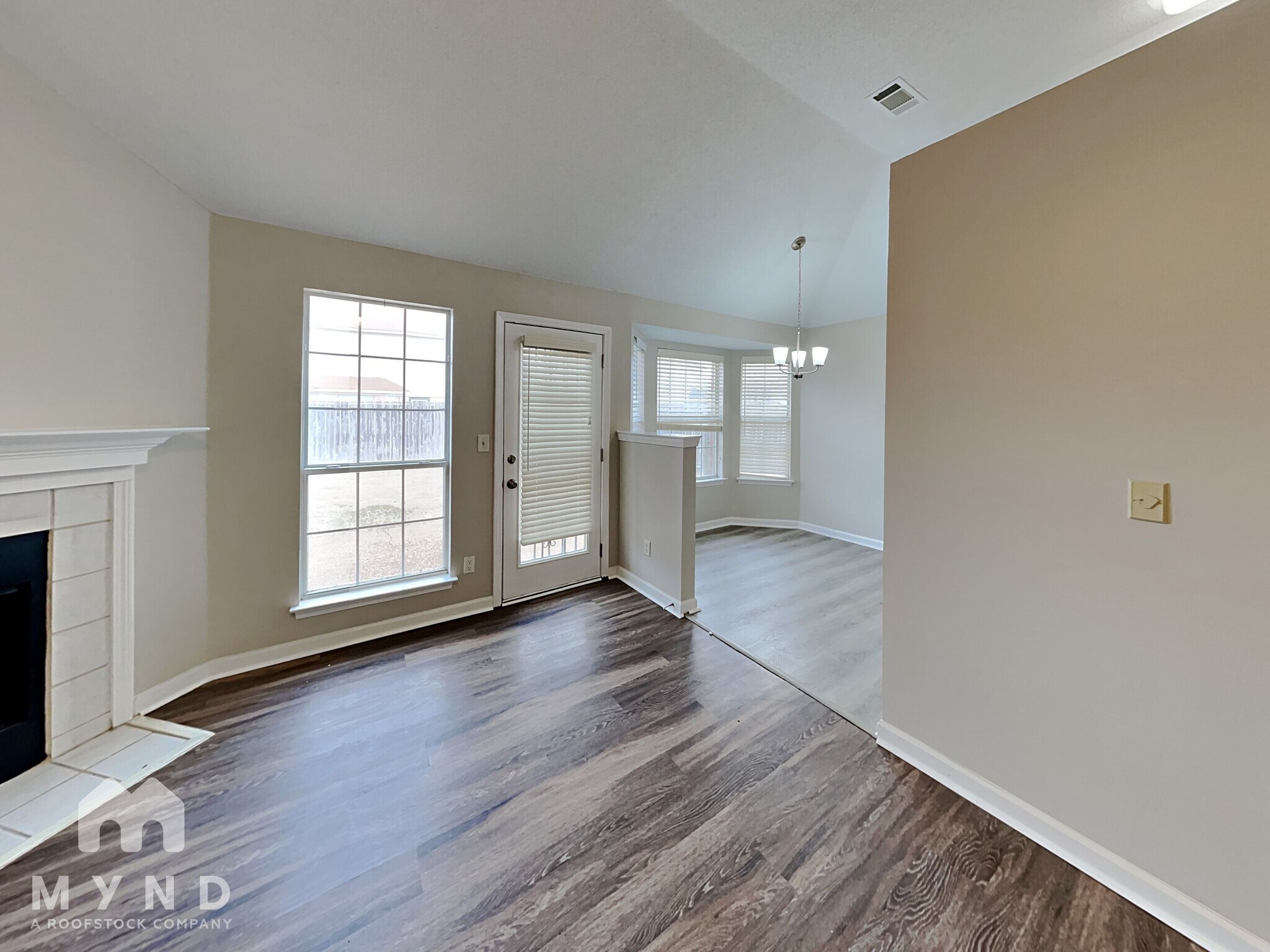 Building Photo - 7732 Parkmont Dr