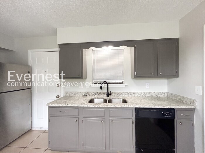 Building Photo - 3352 Brownbark Dr