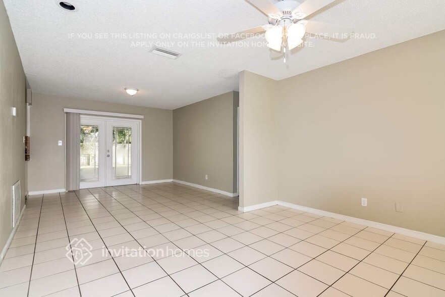 Building Photo - 3221 W Grove St