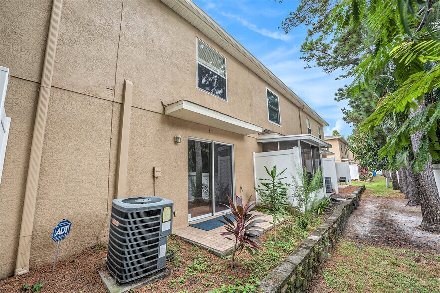 Building Photo - 8431 Edgewater Place Blvd