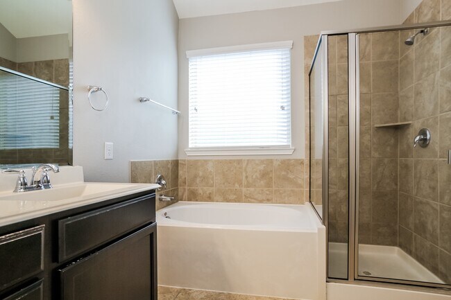 Building Photo - 13346 Davenport Hills Ln