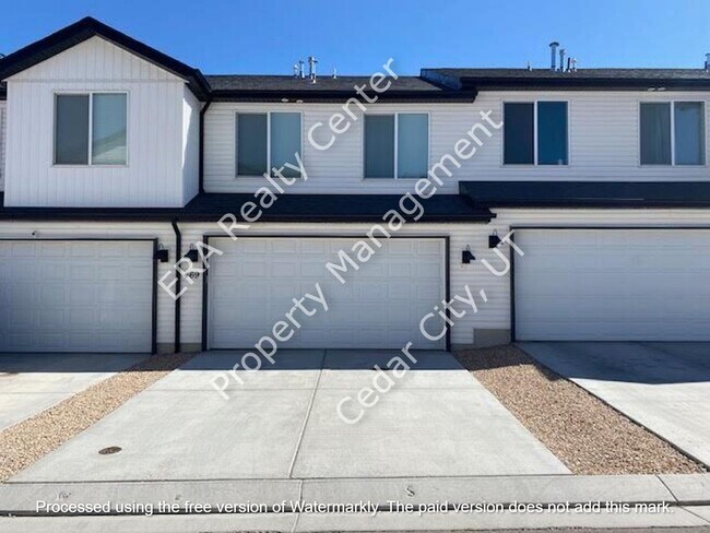 Building Photo - Move-in Discount!!! 3 Bedroom 2 bath with Garage- Townhouse