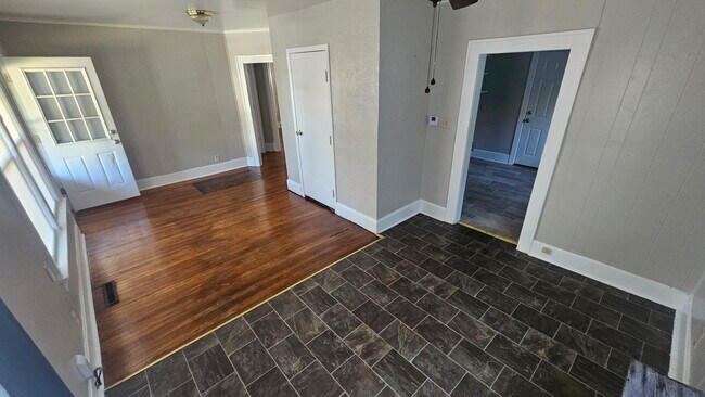 Building Photo - 412 S Fort Ave