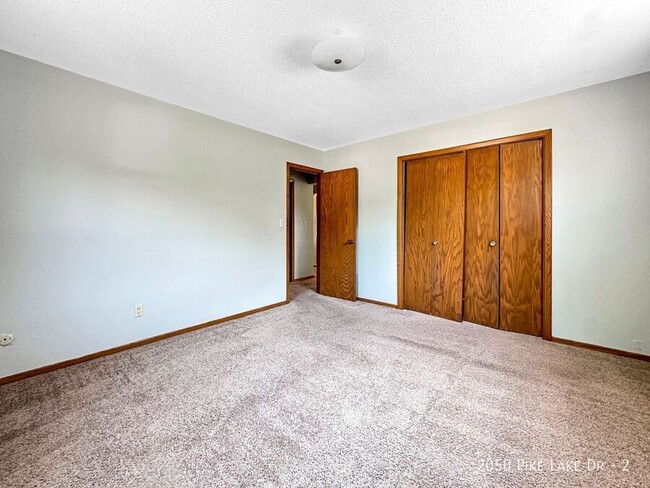 Building Photo - 2050 Pike Lake Dr