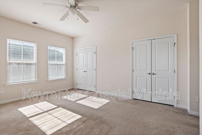 Building Photo - 516 Sloane St