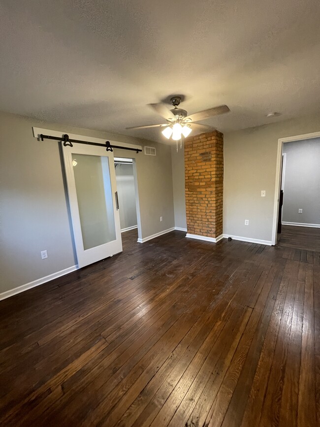 Building Photo - 1313 Summit St