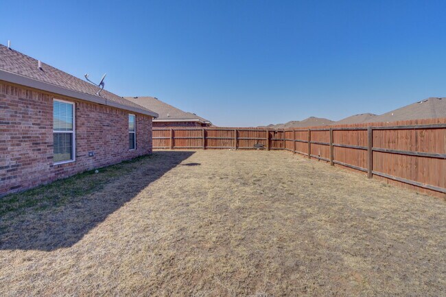 Building Photo - Wonderful 3 Bed 2 Bath in Willow Bend!