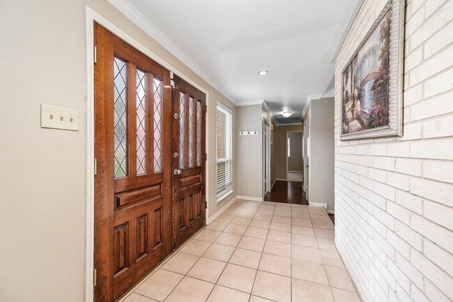 Building Photo - 12302 Piping Rock Dr