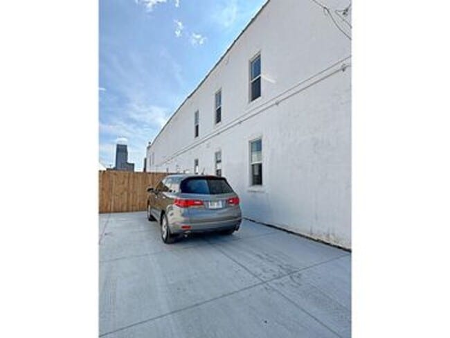 Building Photo - Fitzgerald 1614