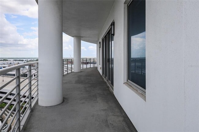 Building Photo - 449 S 12th St