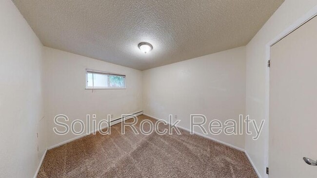 Building Photo - 1411 S Corona Ave