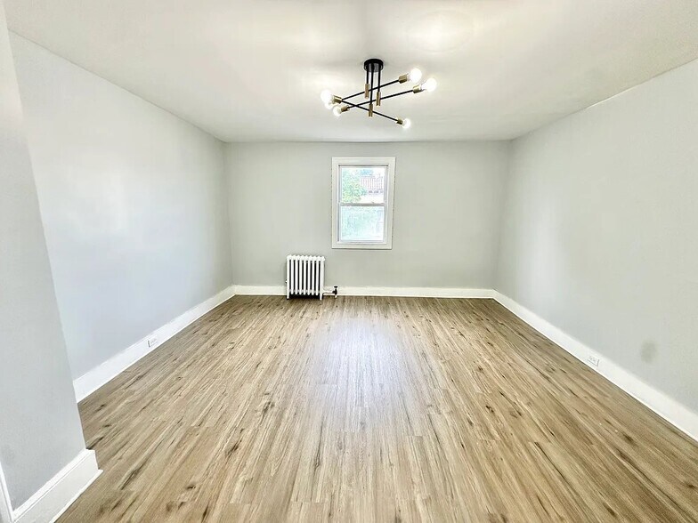 Building Photo - 117 4th Ave